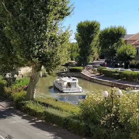 Avec Balcon, Bord Du Canal, Wifi. Narbonne