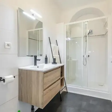 Appartement Avec Balcon, Bord Du Canal, Wifi. *