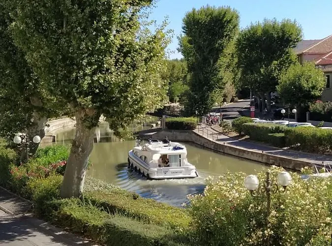 Avec Balcon, Bord Du Canal, Wifi. Narbona